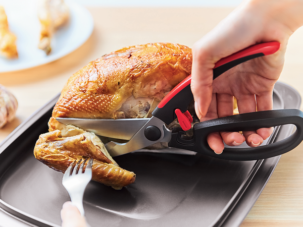 tupperware poultry shears cutting roasted chicken