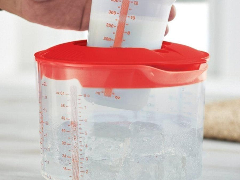 tupperware mix n stor picture with ice inside