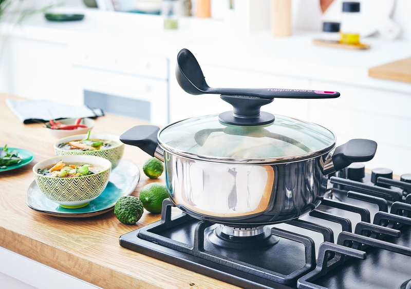 Tupperware Daily Universal Cookware 4.2QT/4L Stockpot with glass cover