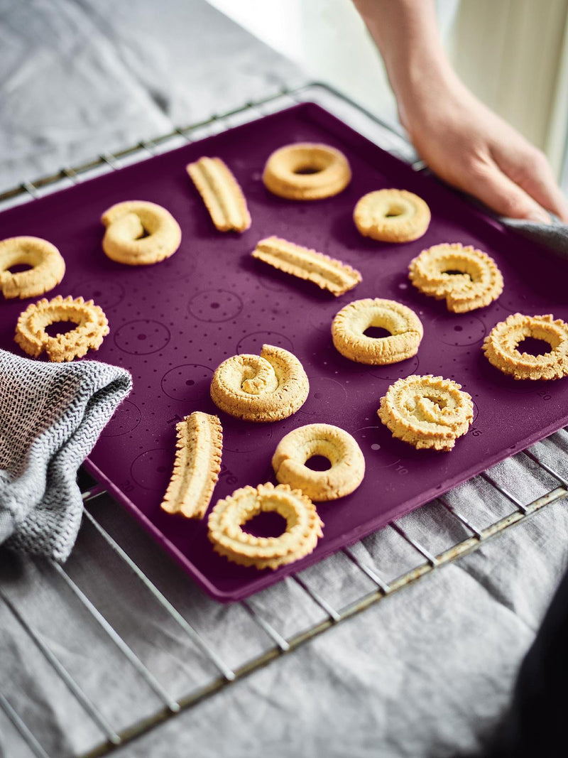 Tupperware Silicone Baking Sheet with Rim image 7